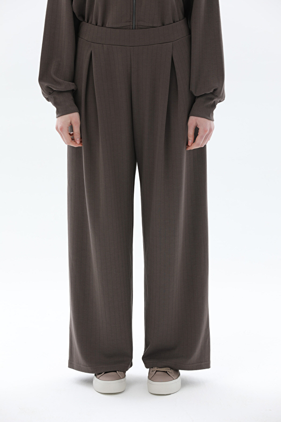 Crew Up Regular Fit Normal Bel Kadın Eşofman Altı 2614KS141489 Kahverengi Crew Up Regular Fit Normal Bel Kadın Eşofman Altı 2614KS141489 Kahverengi