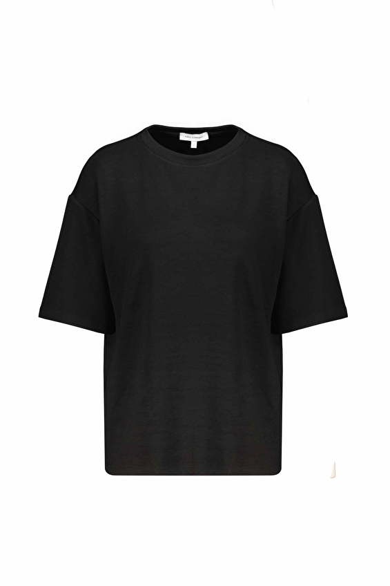 First Company Yuvarlak Yaka Kısa Kol Oversize Kadın Tişört 2614KS026911 Siyah First Company Yuvarlak Yaka Kısa Kol Oversize Kadın Tişört 2614KS026911 Siyah