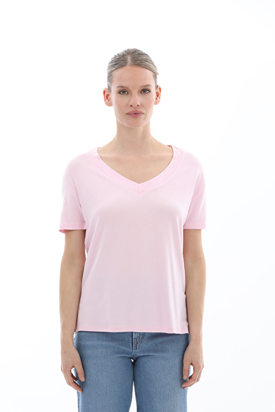 First Company V Yaka Kısa Kol Oversize Kadın Tişört 2614KS120653 Açık pembe First Company V Yaka Kısa Kol Oversize Kadın Tişört 2614KS120653 Açık pembe