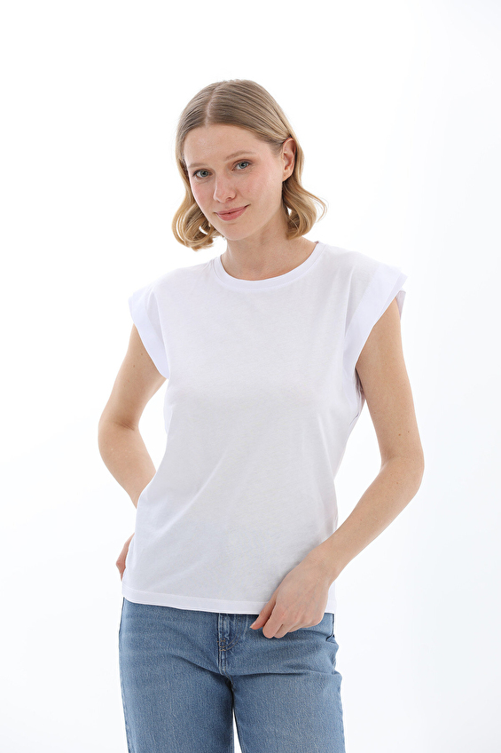 First Company Yuvarlak Yaka Regular Fit Kısa Kol Kadın Tişört 2614KS120019 Beyaz First Company Yuvarlak Yaka Regular Fit Kısa Kol Kadın Tişört 2614KS120019 Beyaz