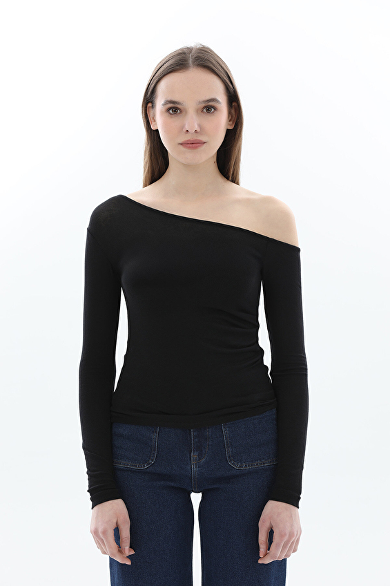 First Company Slim Fit Bluz Asimetrik Kayık Yaka Uzun Kol Kadın 2614KS110883 Siyah First Company Slim Fit Bluz Asimetrik Kayık Yaka Uzun Kol Kadın 2614KS110883 Siyah