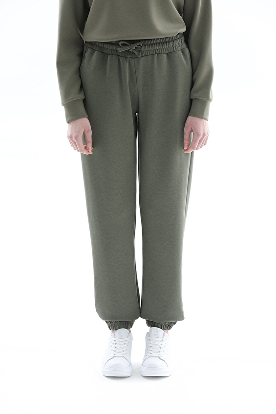 Crew Up Regular Fit Düz Paça Normal Bel Kadın Eşofman Altı 2614KS141491 Haki Crew Up Regular Fit Düz Paça Normal Bel Kadın Eşofman Altı 2614KS141491 Haki