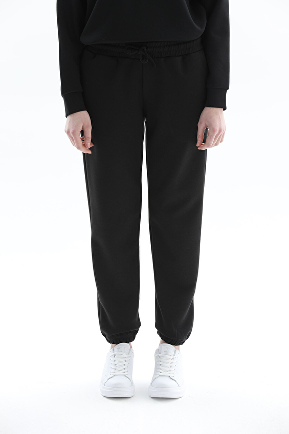 Crew Up Regular Fit Düz Paça Normal Bel Kadın Eşofman Altı 2614KS141491 Siyah Crew Up Regular Fit Düz Paça Normal Bel Kadın Eşofman Altı 2614KS141491 Siyah