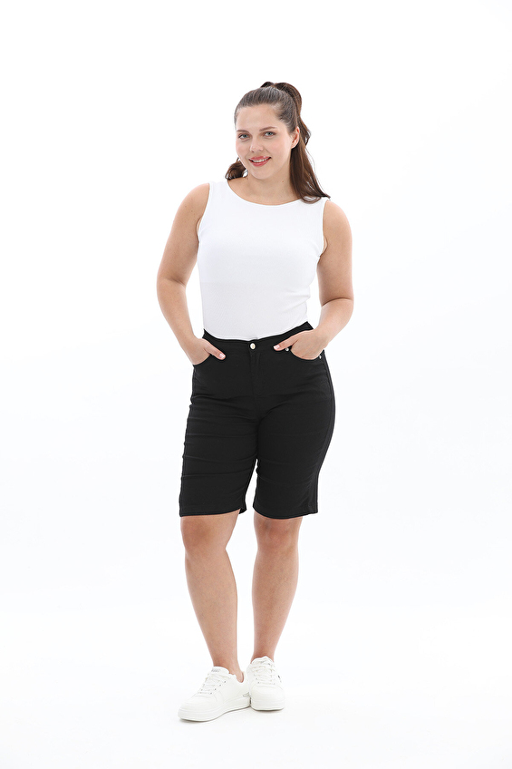 Shefame Regular Fit Düğmeli Pamuk-Polyester-Elastan Düz Paça Yüksek Bel Kadın Şort 2614KK106713 Siyah Shefame Regular Fit Düğmeli Pamuk-Polyester-Elastan Düz Paça Yüksek Bel Kadın Şort 2614KK106713 Siyah