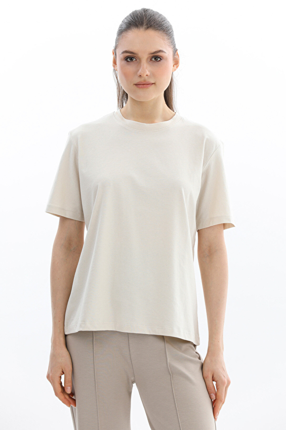 First Company Regular Fit Bisiklet Yaka Kadın Tişört 2614KS120309 Bej First Company Regular Fit Bisiklet Yaka Kadın Tişört 2614KS120309 Bej