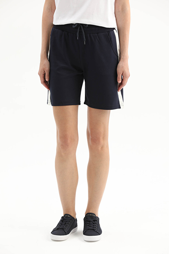 Crew Up Regular Fit Kadın Şort 2614KS106371 Lacivert Crew Up Regular Fit Kadın Şort 2614KS106371 Lacivert