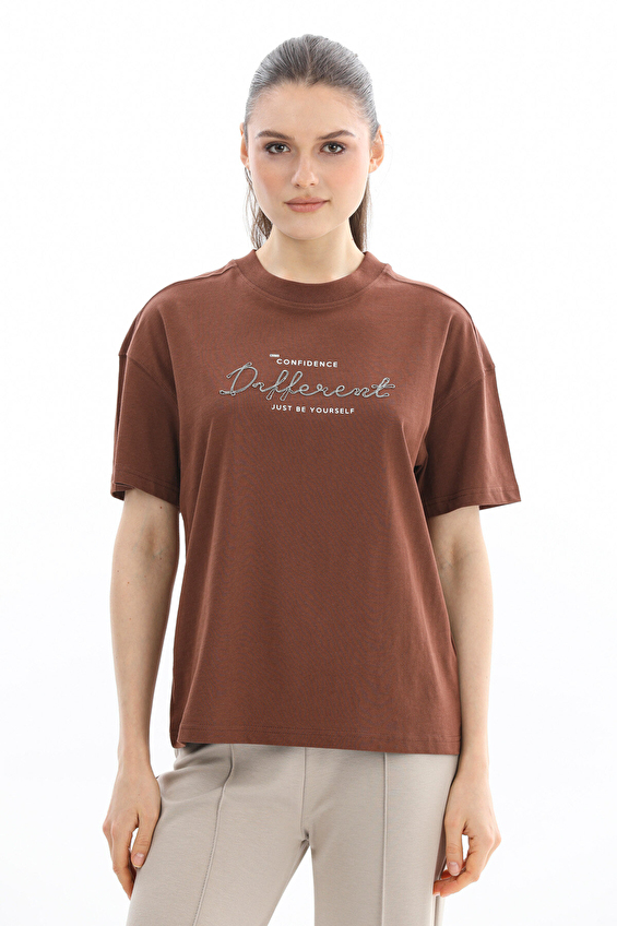 First Company Regular Fit Bisiklet Yaka Kısa Kol Kadın Tişört 2614KS120312 Kahverengi First Company Regular Fit Bisiklet Yaka Kısa Kol Kadın Tişört 2614KS120312 Kahverengi