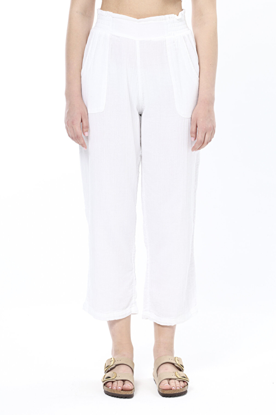 First Company Beli Lastikli Düz Paça Loose Fit Kadın Müslin Pantolon 251K04OD Beyaz First Company Beli Lastikli Düz Paça Loose Fit Kadın Müslin Pantolon 251K04OD Beyaz