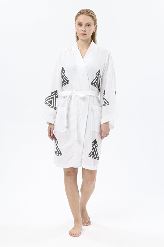 First Company Kimono Yaka Bağlamalı Kimono Kol Loose Fit Kadın Taş Baskılı Müslin Kimono 251K09OD Beyaz First Company Kimono Yaka Bağlamalı Kimono Kol Loose Fit Kadın Taş Baskılı Müslin Kimono 251K09OD Beyaz