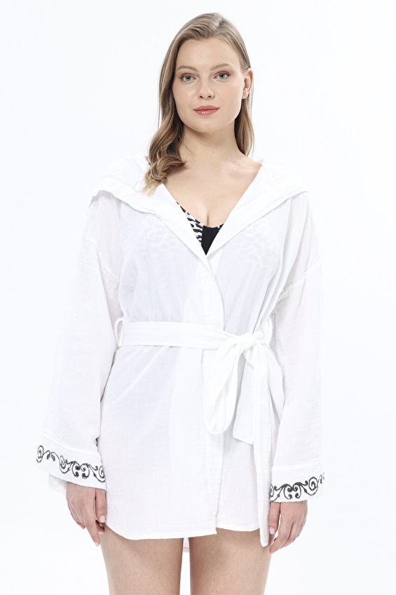 First Company Kimono Yaka Bağlamalı Kapüşonlu Loose Fit Kadın İşlemeli Müslin Kimono 251K12OD Beyaz First Company Kimono Yaka Bağlamalı Kapüşonlu Loose Fit Kadın İşlemeli Müslin Kimono 251K12OD Beyaz