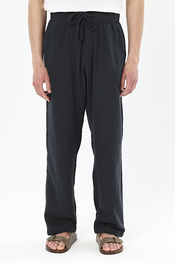First Company Beli Lastikli Düz Paça Loose Fit Erkek Müslin Pantolon 251E02OD Siyah First Company Beli Lastikli Düz Paça Loose Fit Erkek Müslin Pantolon 251E02OD Siyah