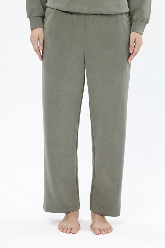 Shefame Lastikli Bel Düz Paça Rahat Fit Kadın Eşofman Altı 252K7002TR Haki Shefame Lastikli Bel Düz Paça Rahat Fit Kadın Eşofman Altı 252K7002TR Haki