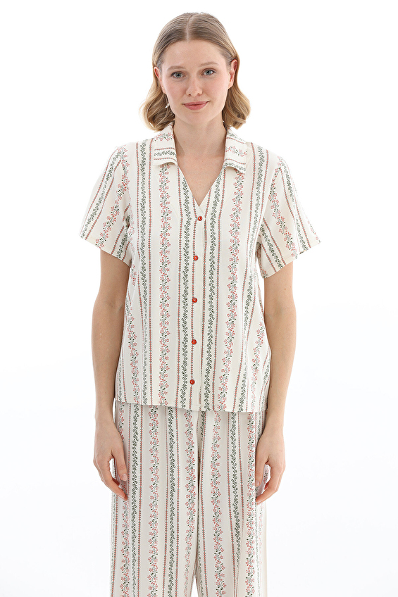 Shefame Regular Fit Apaş Yaka Düz Paça Kadın Pijama Takımı 261K7023SV Ekru Shefame Regular Fit Apaş Yaka Düz Paça Kadın Pijama Takımı 261K7023SV Ekru