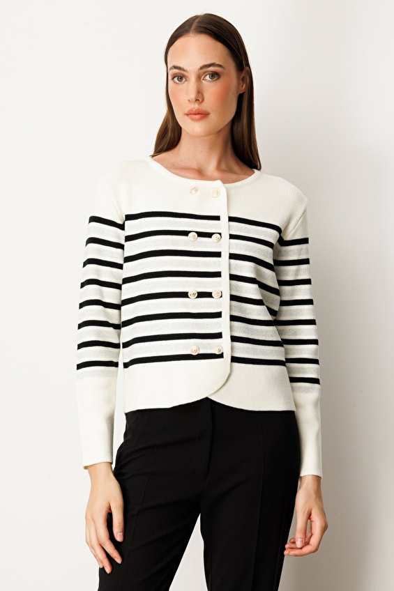 Onfashion Regular Fit Düğmeli Sıfır Yaka Triko Uzun Kol Kadın Hırka 65912 Ekru Onfashion Regular Fit Düğmeli Sıfır Yaka Triko Uzun Kol Kadın Hırka 65912 Ekru