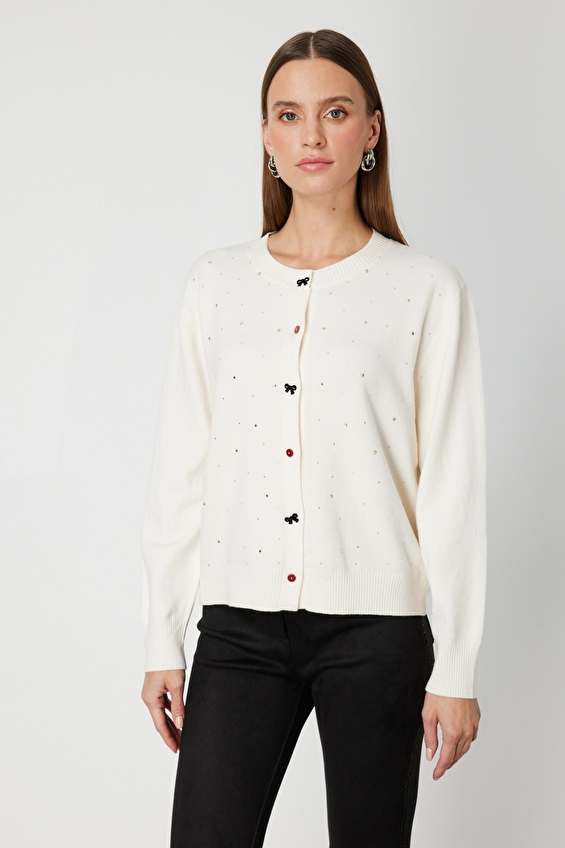 Onfashion Regular Fit Düğmeli Sıfır Yaka Triko Uzun Kol Kadın Hırka 60344 Bej Onfashion Regular Fit Düğmeli Sıfır Yaka Triko Uzun Kol Kadın Hırka 60344 Bej