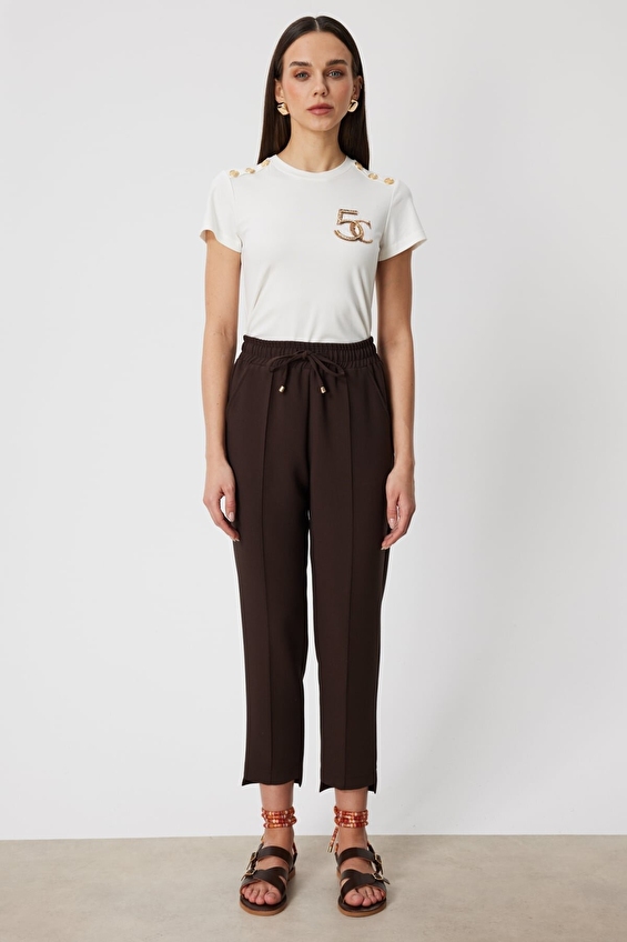 Onfashion Regular Fit Dar Paça Lastikli Dokuma Kadın Pantolon 74138 Kahve Onfashion Regular Fit Dar Paça Lastikli Dokuma Kadın Pantolon 74138 Kahve