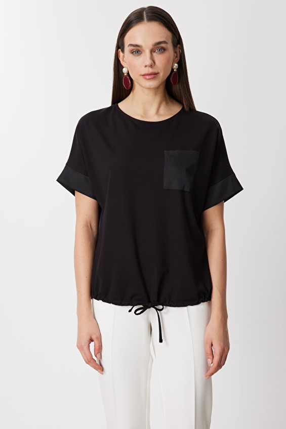 Onfashion Regular Fit Sıfır Yaka Kısa Kollu Dokuma Kadın Bluz 71365 Siyah Onfashion Regular Fit Sıfır Yaka Kısa Kollu Dokuma Kadın Bluz 71365 Siyah