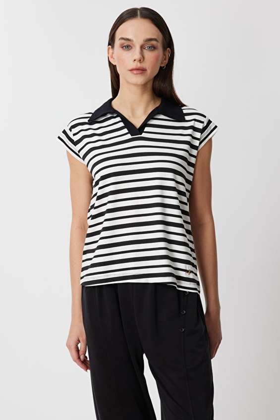 Onfashion Polo Yaka Regular Fit Kısa Kollu Dokuma Kadın Bluz 71341 Siyah Onfashion Polo Yaka Regular Fit Kısa Kollu Dokuma Kadın Bluz 71341 Siyah