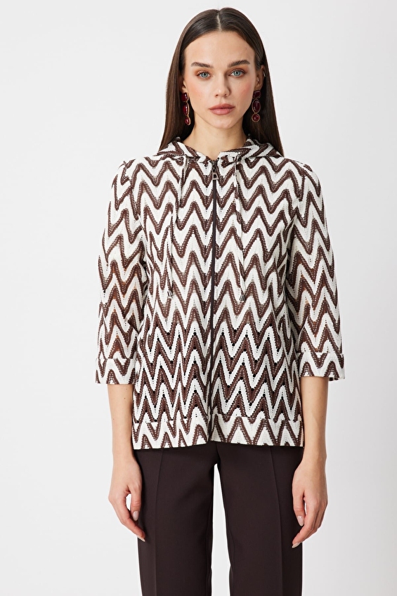 Onfashion Regular Fit Kapüşonlu Fermuarlı Yarım Kol Dokuma Kadın Mont 72702 Kahve Onfashion Regular Fit Kapüşonlu Fermuarlı Yarım Kol Dokuma Kadın Mont 72702 Kahve