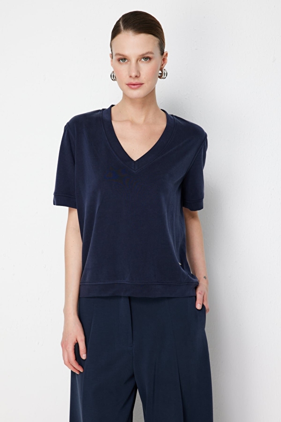 Onfashion Regular Fit V Yaka Kısa Kol Kadın Bluz 76348 Lacivert Onfashion Regular Fit V Yaka Kısa Kol Kadın Bluz 76348 Lacivert