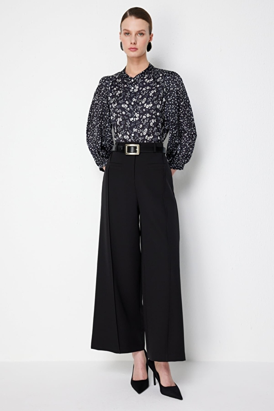Onfashion Geniş Paça Kemerli Yüksek Bel Dokuma Kadın Pantolon 74127 Siyah Onfashion Geniş Paça Kemerli Yüksek Bel Dokuma Kadın Pantolon 74127 Siyah