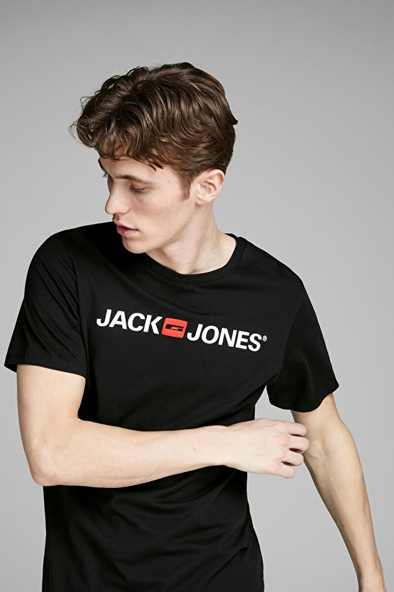 Jack&Jones Standart Fit Bisiklet Yaka Kısa Kol Erkek Tişört 12137126 Black Siyah Jack&Jones Standart Fit Bisiklet Yaka Kısa Kol Erkek Tişört 12137126 Black Siyah