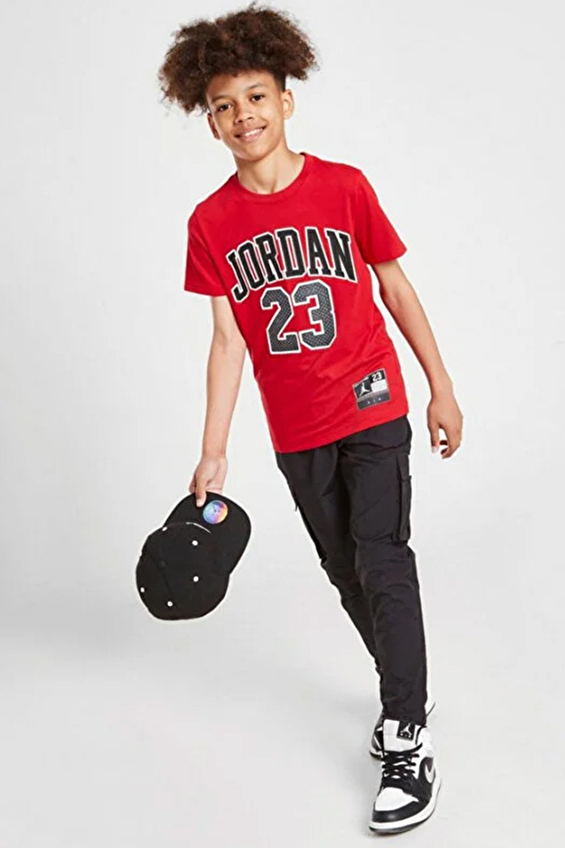 Nike Erkek Çocuk Tişört 95A088 Kırmızı Nike Erkek Çocuk Tişört 95A088 Kırmızı