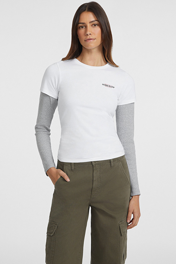 Guess Slim Fit Örme Kumaş Kadın Tişört W4YI02J1314 Beyaz Guess Slim Fit Örme Kumaş Kadın Tişört W4YI02J1314 Beyaz