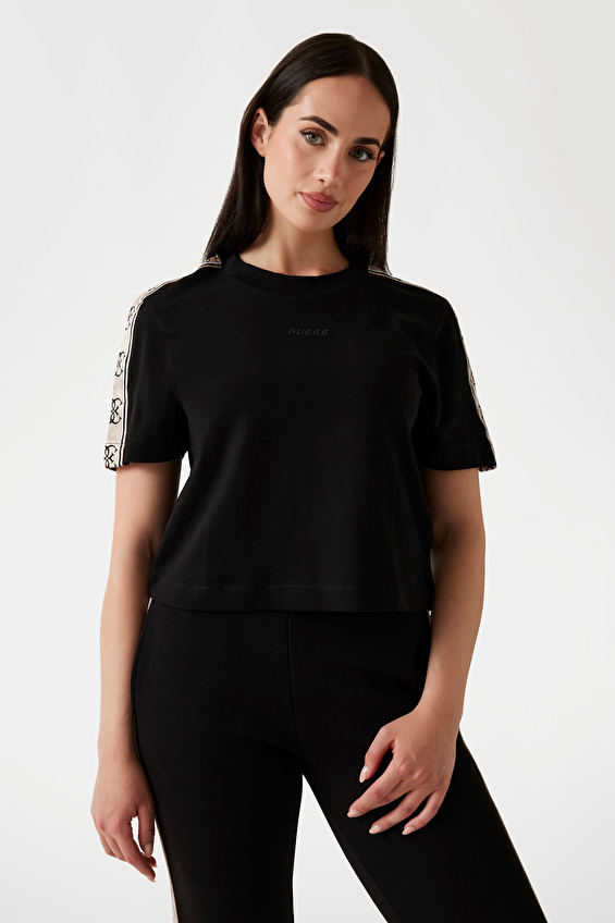 Guess Boxy Fit Örme Kumaş Kadın Tişört V3RI08I3Z14 Siyah Guess Boxy Fit Örme Kumaş Kadın Tişört V3RI08I3Z14 Siyah