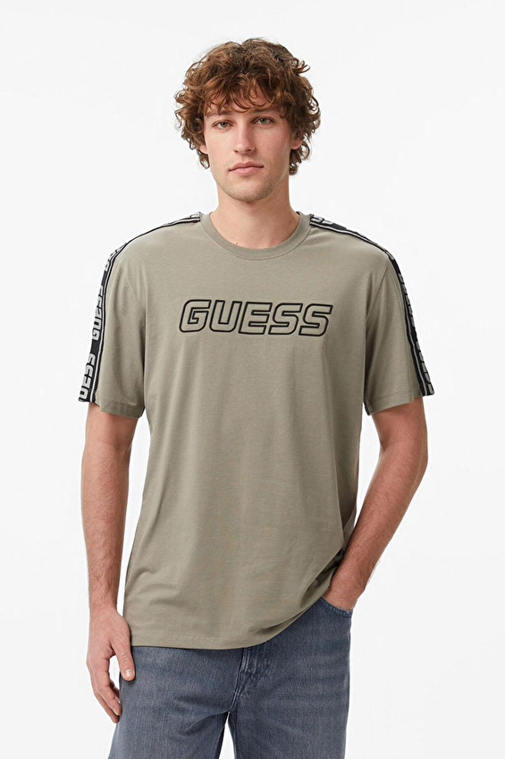 Guess Erkek Regular Fit Tişört Z4GI18J1314 Haki Guess Erkek Regular Fit Tişört Z4GI18J1314 Haki