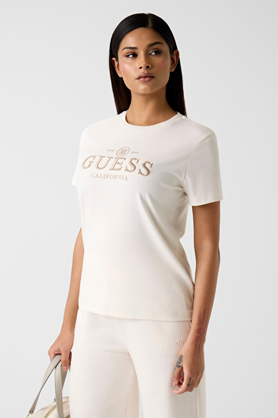 Guess Kadın Tişört V6RI06KD741 Beyaz Guess Kadın Tişört V6RI06KD741 Beyaz