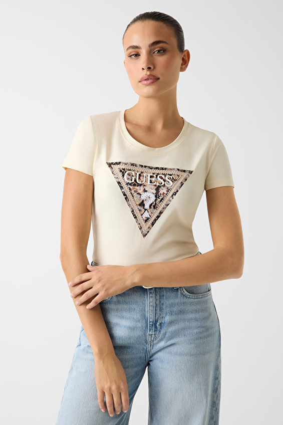 Guess Kadın Tişört W6RI32J1314 Beyaz Guess Kadın Tişört W6RI32J1314 Beyaz