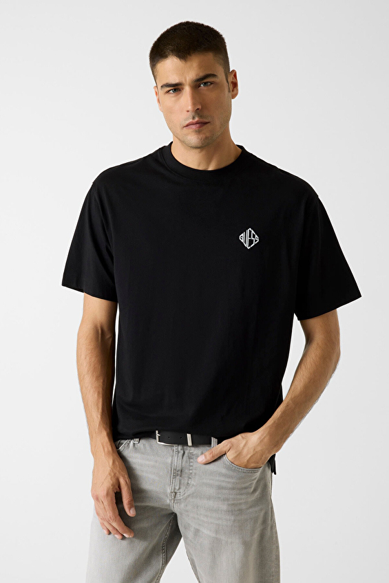 Guess Oversize Erkek Tişört M6RI25I3Z14 Siyah Guess Oversize Erkek Tişört M6RI25I3Z14 Siyah