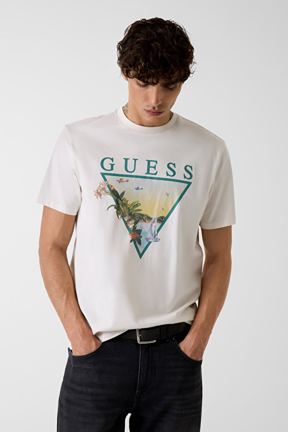 Guess Regular Fit Erkek Tişört M6GI49K3584 Beyaz Guess Regular Fit Erkek Tişört M6GI49K3584 Beyaz