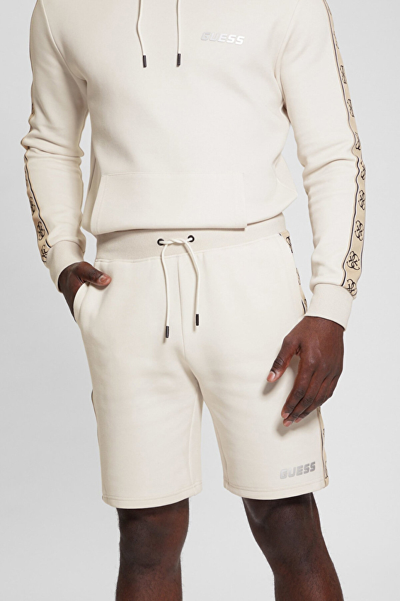 Guess Erkek Loose Fit Şort Z4RD04KB3P2 Bej Guess Erkek Loose Fit Şort Z4RD04KB3P2 Bej