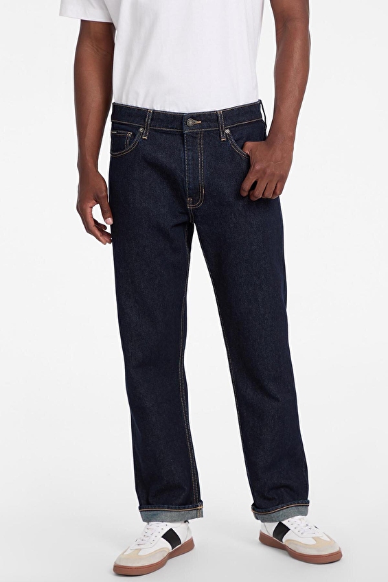 Guess Jeans Erkek Regular Fit Kot Pantolon M4BA80D5HS1 Guess Jeans Erkek Regular Fit Kot Pantolon M4BA80D5HS1