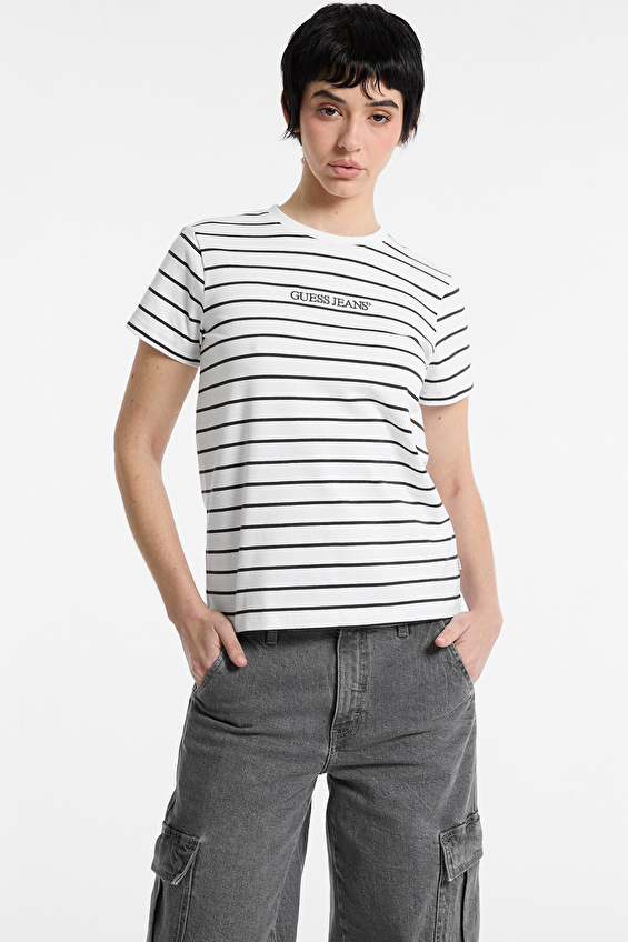 Guess Regular Fit Örme Kumaş Kadın Tişört W4BI53KCIE1 Beyaz Guess Regular Fit Örme Kumaş Kadın Tişört W4BI53KCIE1 Beyaz