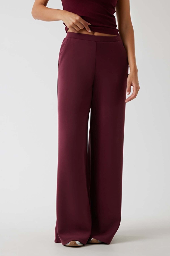 Guess Palazzo Fit Kadın Eşofman Altı V4YB07KCAY2 Mor Guess Palazzo Fit Kadın Eşofman Altı V4YB07KCAY2 Mor