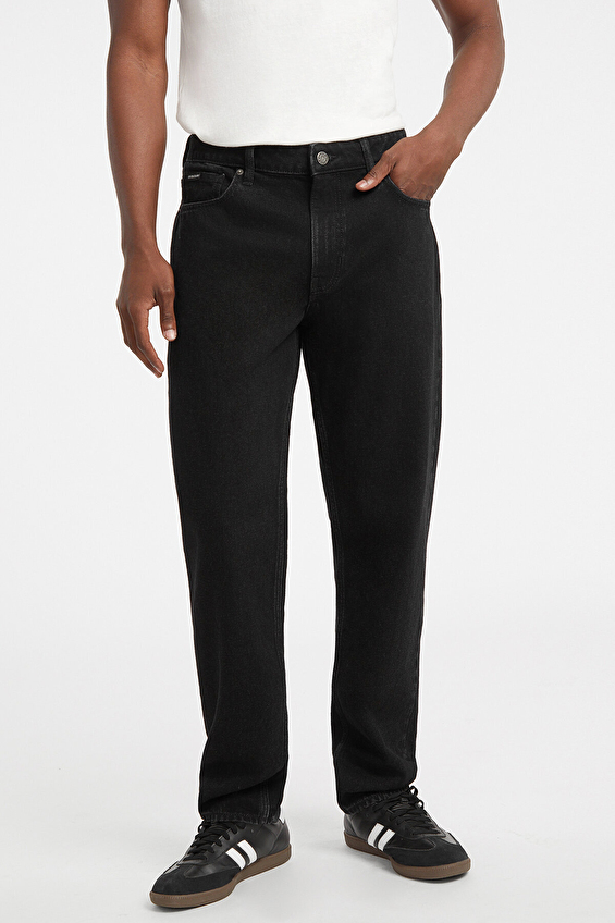 Guess Jeans Erkek Relaxed Fit Kot Pantolon M5BA90D5R51 Guess Jeans Erkek Relaxed Fit Kot Pantolon M5BA90D5R51