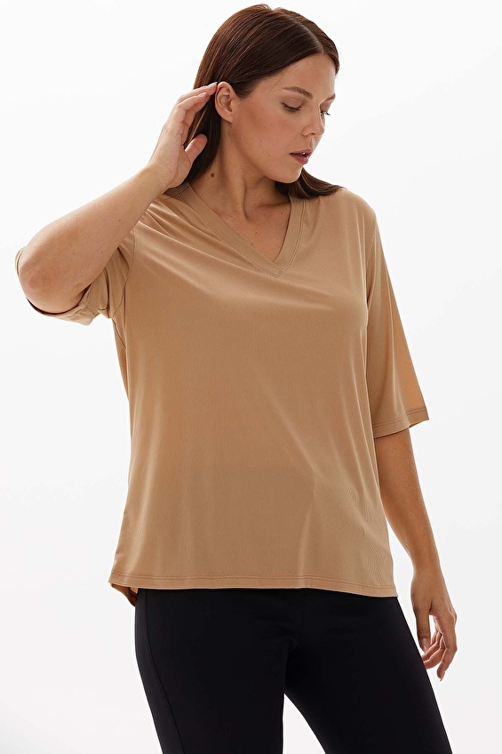 Selen Standart Fit Truvakar Kol V Yaka Fermuarsız Kadın Bluz 22KSL8390 Camel Selen Standart Fit Truvakar Kol V Yaka Fermuarsız Kadın Bluz 22KSL8390 Camel