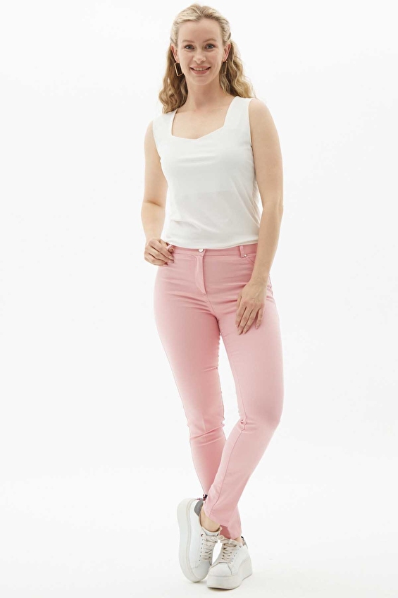 Selen Standart Fit Boru Paça Fermuarlı Normal Bel Kadın Pantolon 24YSL5187 Pembe Selen Standart Fit Boru Paça Fermuarlı Normal Bel Kadın Pantolon 24YSL5187 Pembe