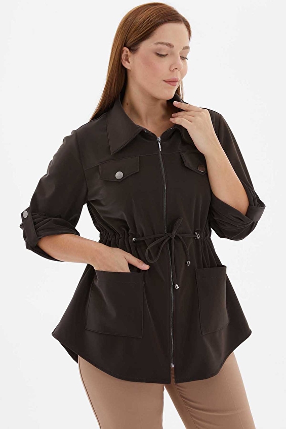 Selen Polo Yaka Uzun Kol Fermuarlı Normal Fit Kadın Büyük Beden Trençkot 24KSL9392 Kahve Selen Polo Yaka Uzun Kol Fermuarlı Normal Fit Kadın Büyük Beden Trençkot 24KSL9392 Kahve