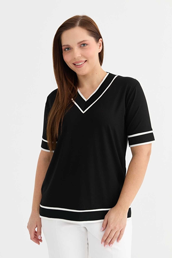 Selen V Yaka Kısa Kol Fermuarsız Normal Fit Kadın Bluz 25YSL8080 Siyah Selen V Yaka Kısa Kol Fermuarsız Normal Fit Kadın Bluz 25YSL8080 Siyah