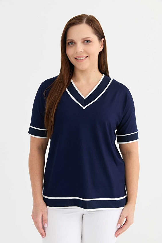 Selen V Yaka Kısa Kol Fermuarsız Normal Fit Kadın Bluz 25YSL8080 Lacivert Selen V Yaka Kısa Kol Fermuarsız Normal Fit Kadın Bluz 25YSL8080 Lacivert
