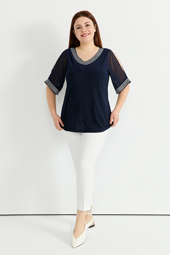 Selen Regular Fit V Yaka Truvakar Kol Kadın Bluz 25YSL8098 Mavi Selen Regular Fit V Yaka Truvakar Kol Kadın Bluz 25YSL8098 Mavi