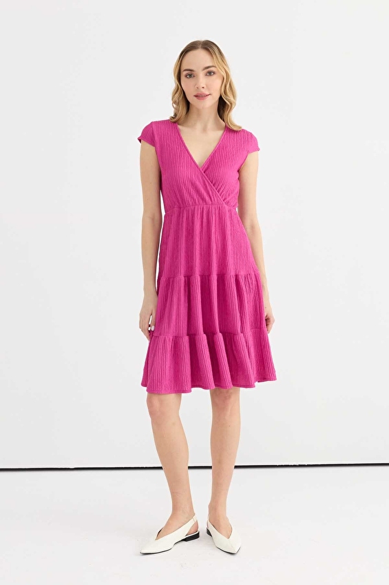Selen Standart Fit Kısa Kol Kruvaze Yaka Fermuarsız Kadın Elbise 25YSL7638 Fuşya Selen Standart Fit Kısa Kol Kruvaze Yaka Fermuarsız Kadın Elbise 25YSL7638 Fuşya