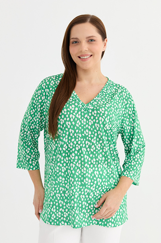 Selen V Yaka Kadın Bluz 25YSL8102 Yeşil Selen V Yaka Kadın Bluz 25YSL8102 Yeşil