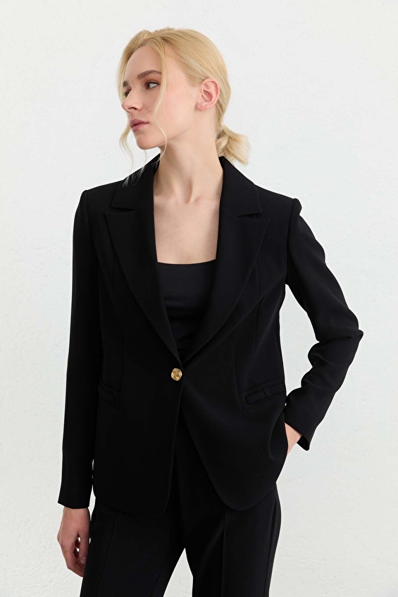 Selen Standart Fit Fermuarsız Uzun Kollu Erkek Yaka Kadın Ceket 26YSL1594 Siyah Selen Standart Fit Fermuarsız Uzun Kollu Erkek Yaka Kadın Ceket 26YSL1594 Siyah