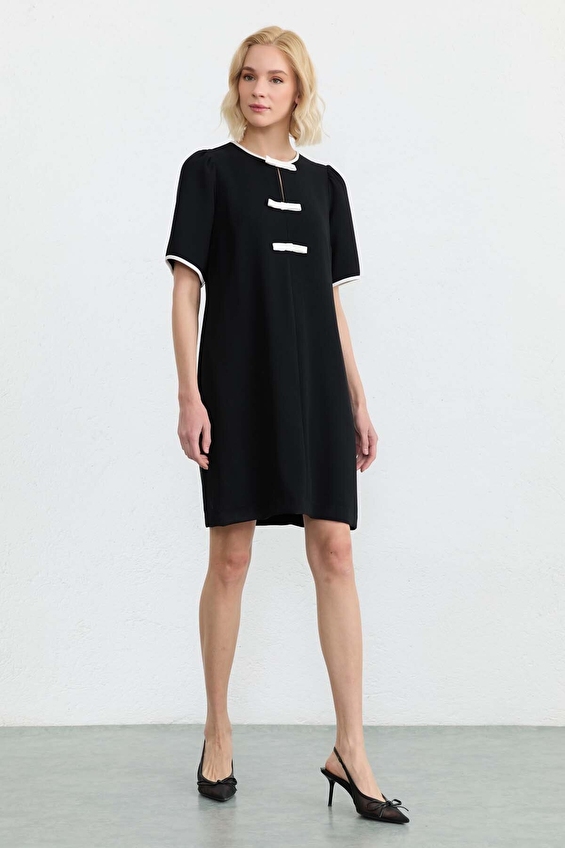 Selen Standart Fit O Yaka Fermuarlı Kısa Kollu Cotton Kadın Elbise 26YSL7763 Siyah Selen Standart Fit O Yaka Fermuarlı Kısa Kollu Cotton Kadın Elbise 26YSL7763 Siyah