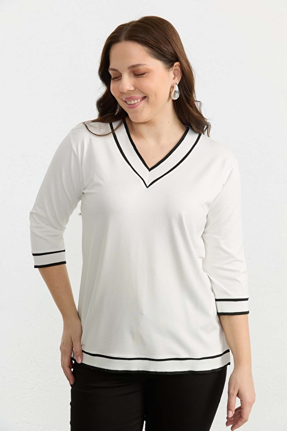 Selen V Yaka Viskoz Kadın Bluz 26YSL8353 Ekru Selen V Yaka Viskoz Kadın Bluz 26YSL8353 Ekru